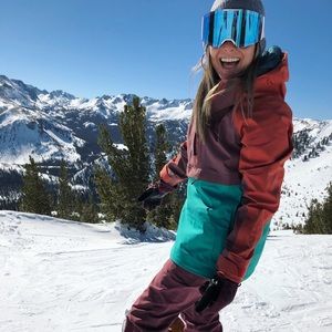 Meet your Posher, Alicia